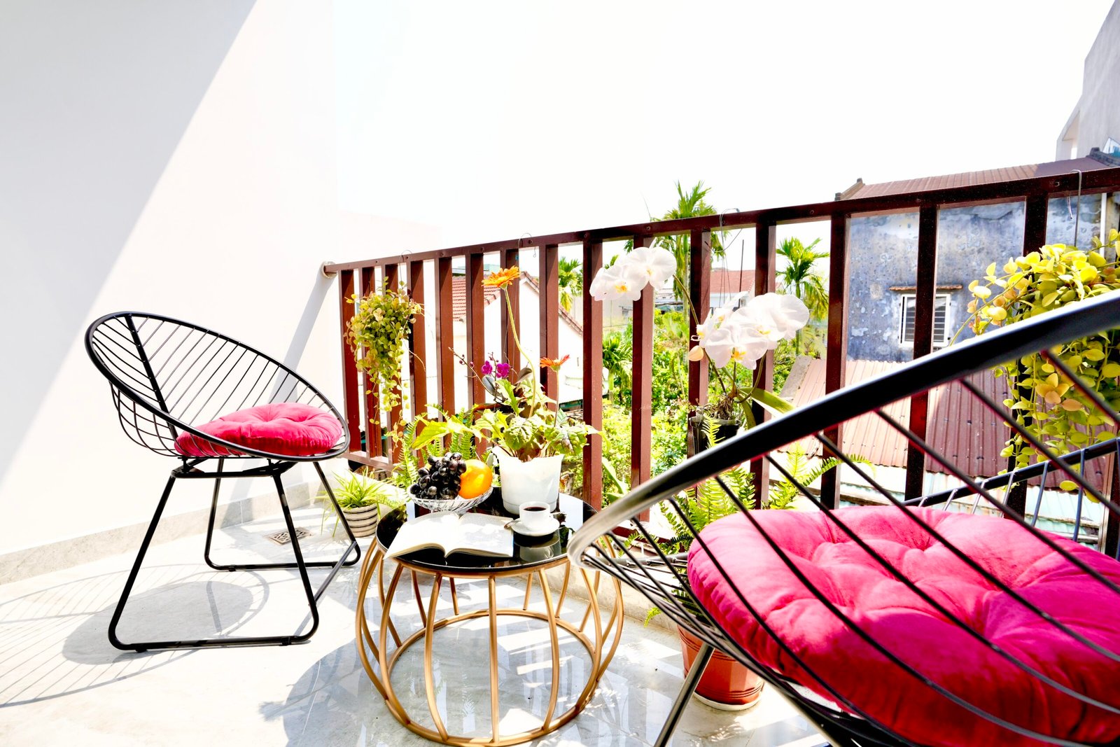 Sunny Balcony King Room at Kalinh Homestay Hoi An, Floor 2, bright morning light